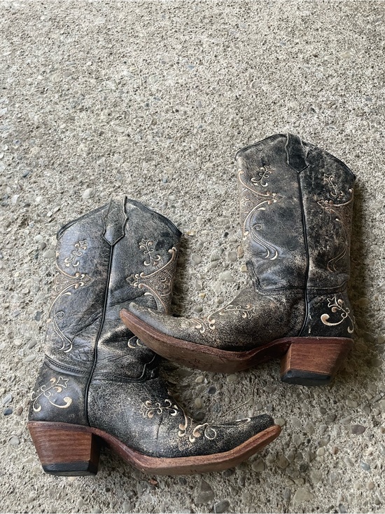 Circle G Shoes - CIRCLE G Women Western Core Gray Embroidered Floral LeatherPull on Boots SZ 9